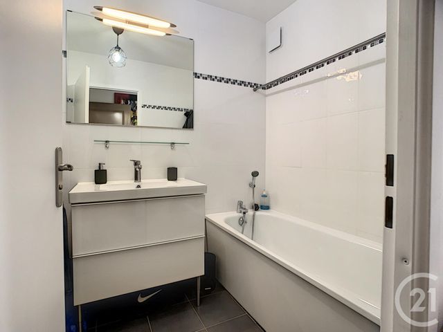 Afficher la photo en grand Appartement F4 à vendre - 4 pièces - 69.97 m2 - ST PIERRE DU PERRAY - 91 - ILE-DE-FRANCE - Century 21 Cerim
