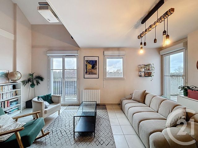 Appartement F4 à vendre - 4 pièces - 85.65 m2 - MOISSY CRAMAYEL - 77 - ILE-DE-FRANCE - Century 21 Cerim