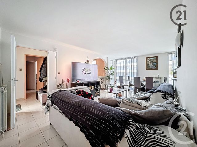 Appartement F5 à vendre - 5 pièces - 96.1 m2 - NANDY - 77 - ILE-DE-FRANCE - Century 21 Cerim