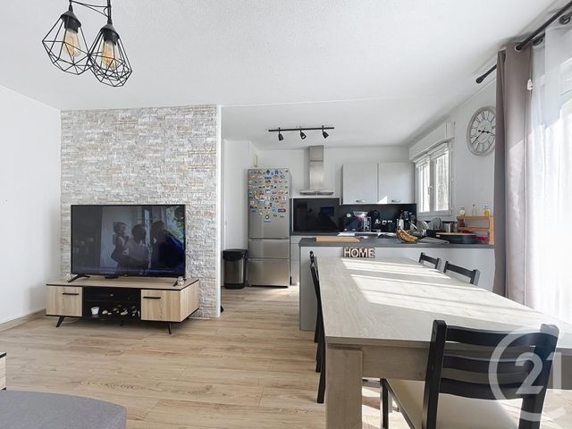 Appartement F3 à vendre - 3 pièces - 64.96 m2 - MOISSY CRAMAYEL - 77 - ILE-DE-FRANCE - Century 21 Cerim