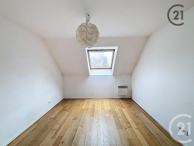 Appartement F3 à vendre - 3 pièces - 68.9 m2 - MOISSY CRAMAYEL - 77 - ILE-DE-FRANCE - Century 21 Cerim