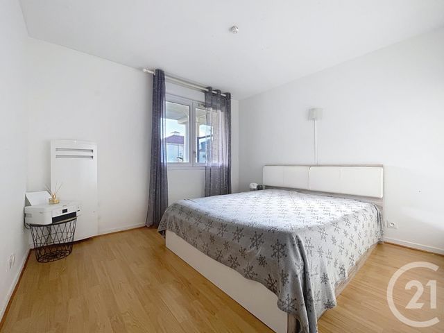 Appartement F3 à vendre - 3 pièces - 71.38 m2 - MOISSY CRAMAYEL - 77 - ILE-DE-FRANCE - Century 21 Cerim