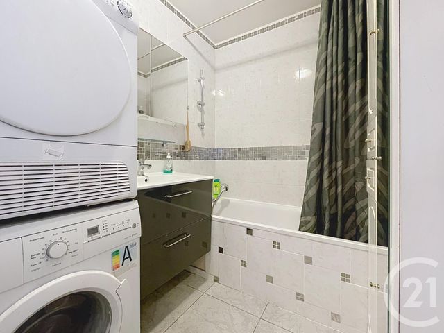 Appartement F3 à vendre - 3 pièces - 62.8 m2 - MOISSY CRAMAYEL - 77 - ILE-DE-FRANCE - Century 21 Cerim