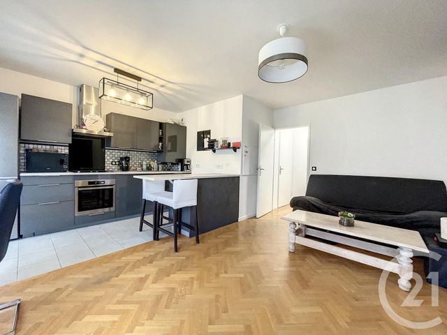 Appartement F2 à vendre - 2 pièces - 43.42 m2 - COMBS LA VILLE - 77 - ILE-DE-FRANCE - Century 21 Cerim