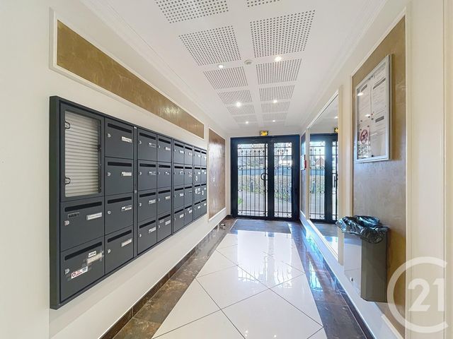 Appartement à vendre - 2 pièces - 41.19 m2 - REAU - 77 - ILE-DE-FRANCE - Century 21 Cerim