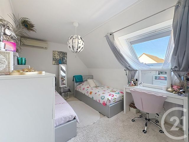 maison à vendre - 6 pièces - 102.22 m2 - SAVIGNY LE TEMPLE - 77 - ILE-DE-FRANCE - Century 21 Cerim