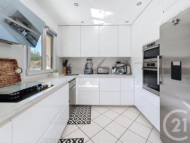 maison à vendre - 6 pièces - 102.22 m2 - SAVIGNY LE TEMPLE - 77 - ILE-DE-FRANCE - Century 21 Cerim