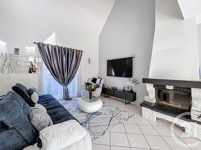 maison à vendre - 6 pièces - 102.22 m2 - SAVIGNY LE TEMPLE - 77 - ILE-DE-FRANCE - Century 21 Cerim