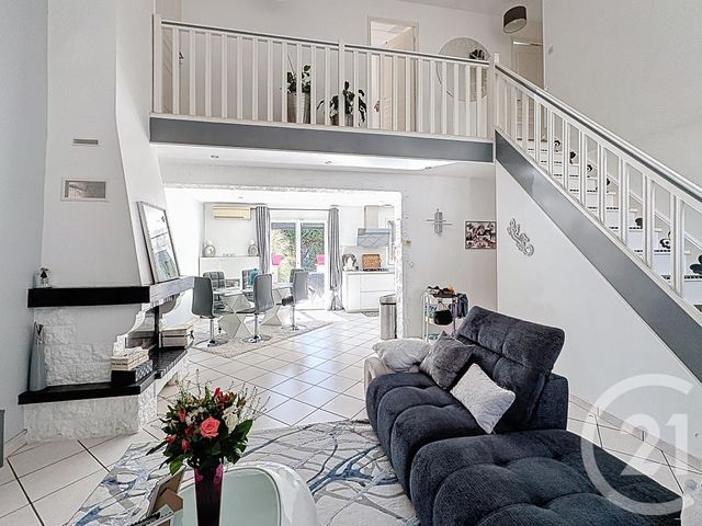 maison à vendre - 6 pièces - 102.22 m2 - SAVIGNY LE TEMPLE - 77 - ILE-DE-FRANCE - Century 21 Cerim