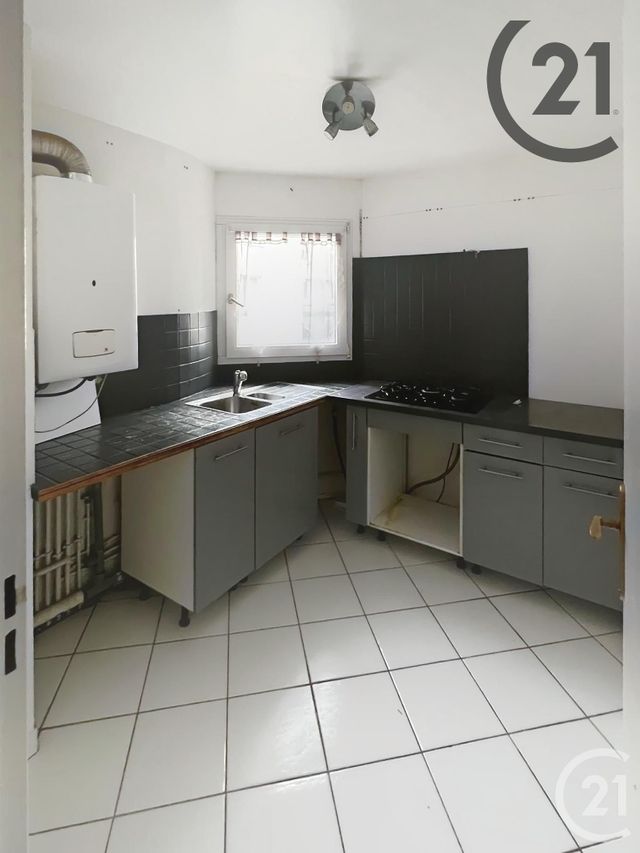 Appartement F2 à vendre - 2 pièces - 50.36 m2 - SAVIGNY LE TEMPLE - 77 - ILE-DE-FRANCE - Century 21 Cerim