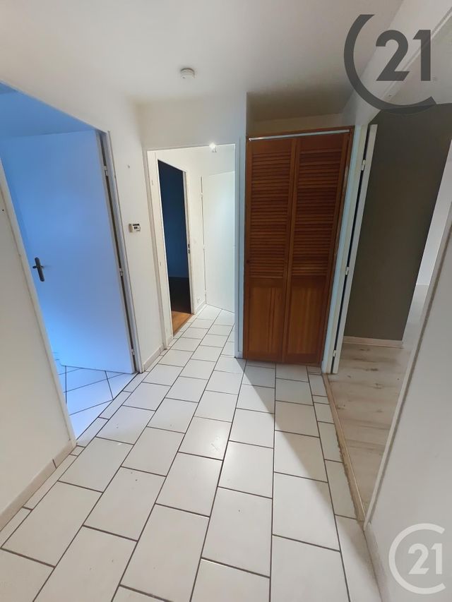 Appartement F2 à vendre - 2 pièces - 50.36 m2 - SAVIGNY LE TEMPLE - 77 - ILE-DE-FRANCE - Century 21 Cerim