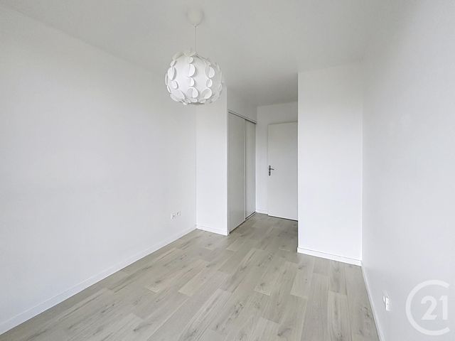 Appartement F3 à vendre - 3 pièces - 61.9 m2 - MOISSY CRAMAYEL - 77 - ILE-DE-FRANCE - Century 21 Cerim