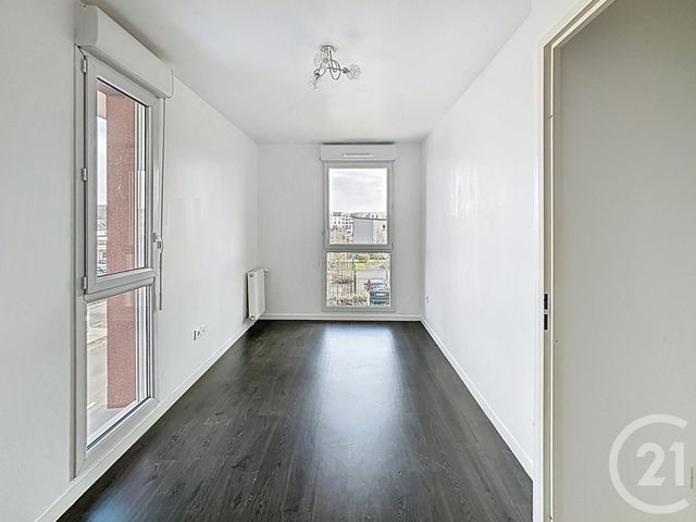 Appartement F3 à vendre - 3 pièces - 61.9 m2 - MOISSY CRAMAYEL - 77 - ILE-DE-FRANCE - Century 21 Cerim