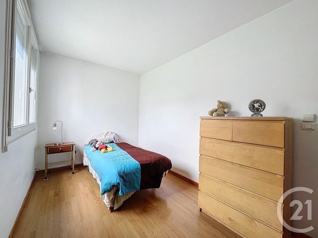 Appartement F4 à vendre - 4 pièces - 92.05 m2 - COMBS LA VILLE - 77 - ILE-DE-FRANCE - Century 21 Cerim