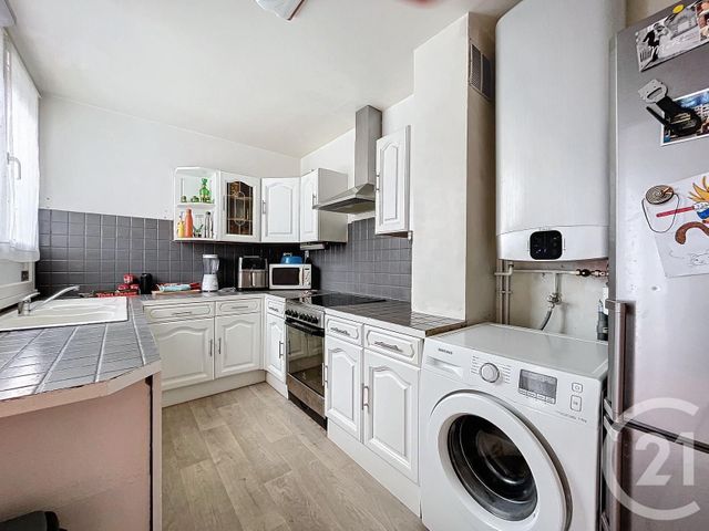 Appartement F4 à vendre - 4 pièces - 92.05 m2 - COMBS LA VILLE - 77 - ILE-DE-FRANCE - Century 21 Cerim