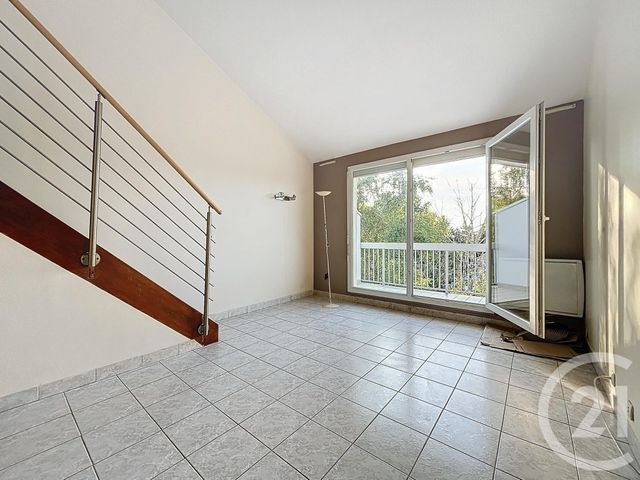 Appartement Duplex à vendre - 4 pièces - 86.82 m2 - SAVIGNY LE TEMPLE - 77 - ILE-DE-FRANCE - Century 21 Cerim
