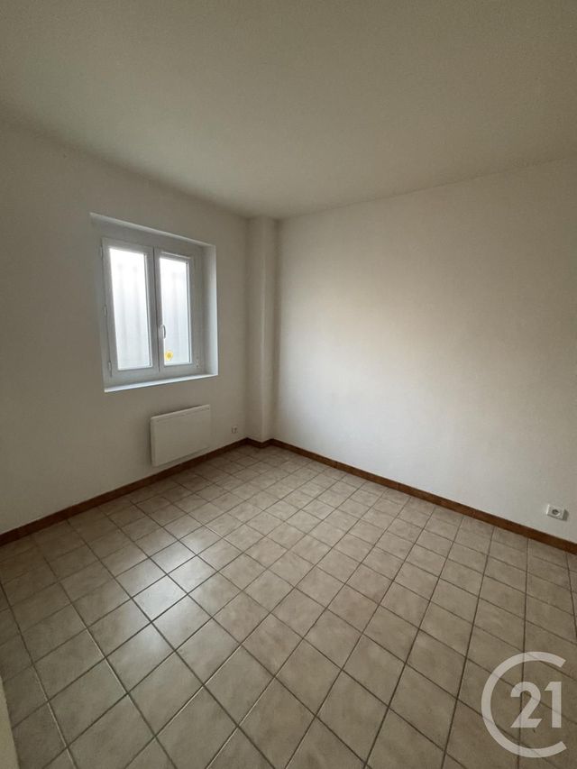Appartement T2 à louer - 2 pièces - 33.28 m2 - MACHAULT - 77 - ILE-DE-FRANCE - Century 21 Cerim