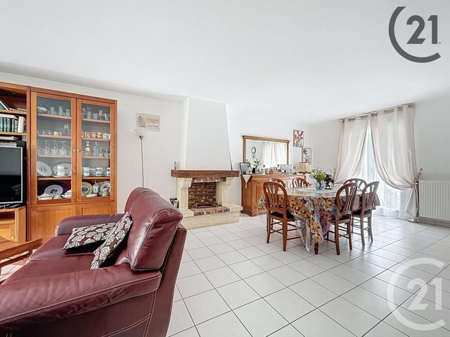 maison à vendre - 7 pièces - 173.48 m2 - SAVIGNY LE TEMPLE - 77 - ILE-DE-FRANCE - Century 21 Cerim