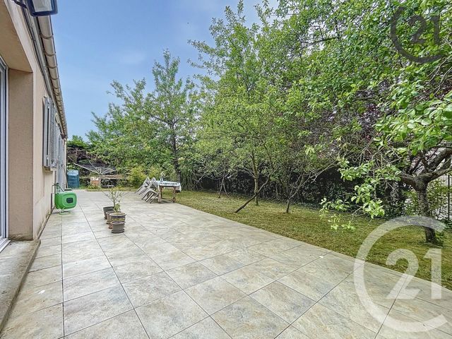 maison à vendre - 7 pièces - 173.48 m2 - SAVIGNY LE TEMPLE - 77 - ILE-DE-FRANCE - Century 21 Cerim