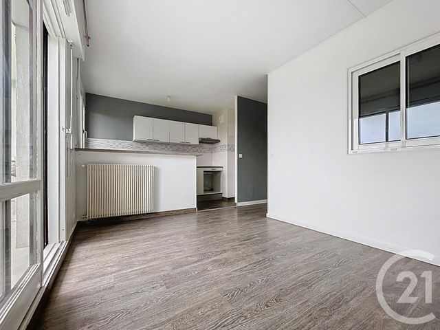 Appartement Studio à vendre - 1 pièce - 30.42 m2 - COMBS LA VILLE - 77 - ILE-DE-FRANCE - Century 21 Cerim
