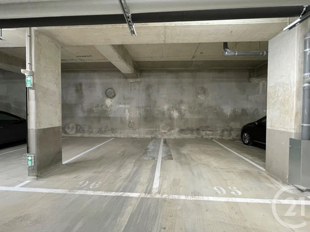 parking - MOISSY CRAMAYEL - 77