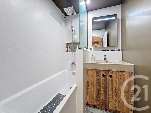 Appartement F3 à vendre - 3 pièces - 65.8 m2 - MOISSY CRAMAYEL - 77 - ILE-DE-FRANCE - Century 21 Cerim