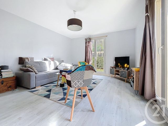 Appartement F2 à vendre - 2 pièces - 48.64 m2 - LIEUSAINT - 77 - ILE-DE-FRANCE - Century 21 Cerim