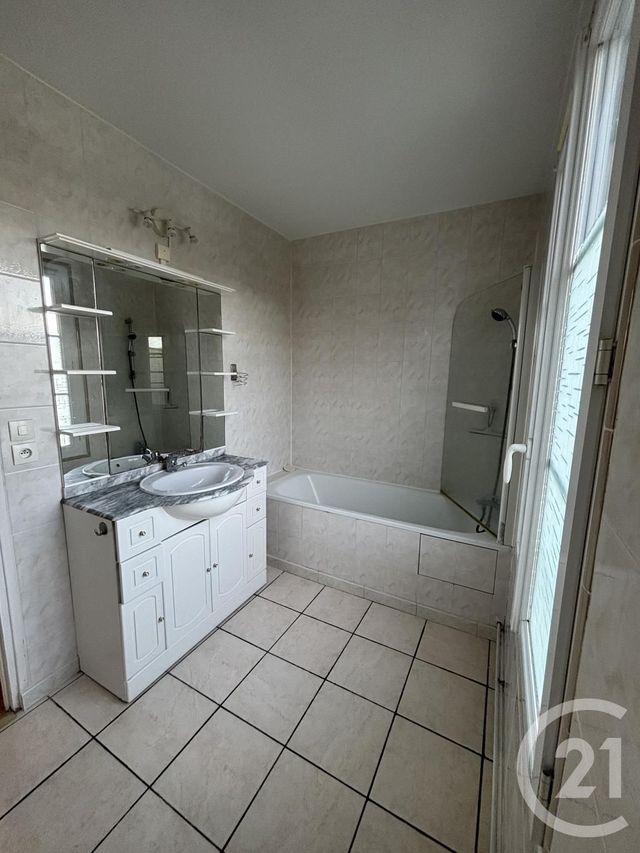 maison à louer - 6 pièces - 116.87 m2 - VERT ST DENIS - 77 - ILE-DE-FRANCE - Century 21 Cerim