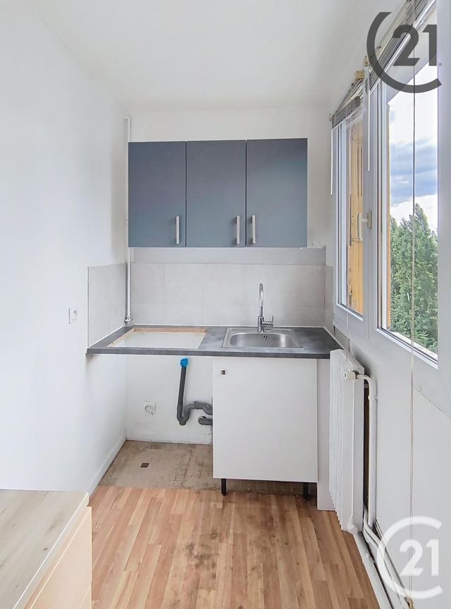 Appartement Studio à vendre - 1 pièce - 26.7 m2 - COMBS LA VILLE - 77 - ILE-DE-FRANCE - Century 21 Cerim