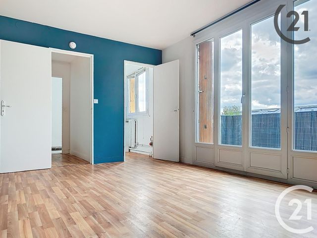 Appartement Studio à vendre - 1 pièce - 26.7 m2 - COMBS LA VILLE - 77 - ILE-DE-FRANCE - Century 21 Cerim