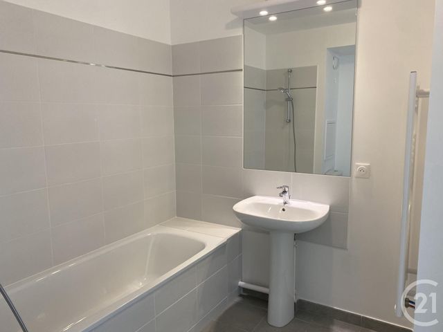 Appartement F2 à louer - 2 pièces - 45.51 m2 - MOISSY CRAMAYEL - 77 - ILE-DE-FRANCE - Century 21 Cerim