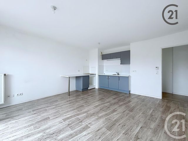 Appartement F3 à vendre - 3 pièces - 59.4 m2 - LIEUSAINT - 77 - ILE-DE-FRANCE - Century 21 Cerim
