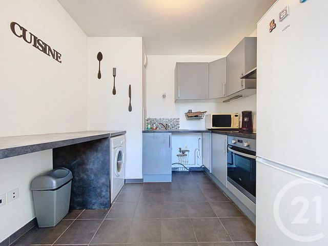 Appartement F2 à vendre - 2 pièces - 44.85 m2 - LIEUSAINT - 77 - ILE-DE-FRANCE - Century 21 Cerim