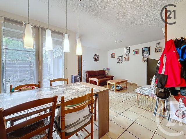 Afficher la photo en grand Appartement F3 à vendre - 3 pièces - 60.9 m2 - SAVIGNY LE TEMPLE - 77 - ILE-DE-FRANCE - Century 21 Cerim