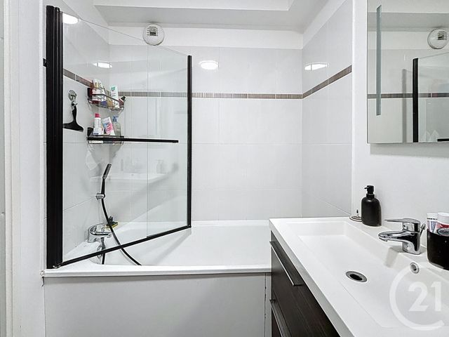 Afficher la photo en grand Appartement F3 à vendre - 3 pièces - 53.4 m2 - LIEUSAINT - 77 - ILE-DE-FRANCE - Century 21 Cerim