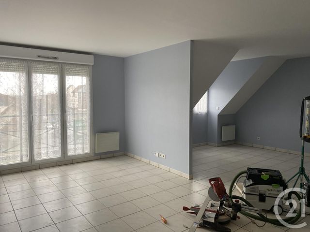 Appartement F3 à louer - 3 pièces - 95.0 m2 - LIEUSAINT - 77 - ILE-DE-FRANCE - Century 21 Cerim