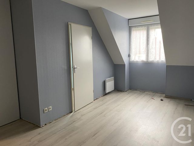 Appartement F3 à louer - 3 pièces - 95.0 m2 - LIEUSAINT - 77 - ILE-DE-FRANCE - Century 21 Cerim
