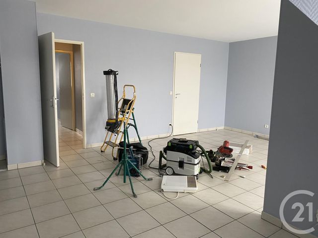 Appartement F3 à louer - 3 pièces - 95.0 m2 - LIEUSAINT - 77 - ILE-DE-FRANCE - Century 21 Cerim