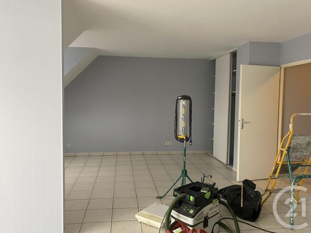 Appartement F3 à louer - 3 pièces - 95.0 m2 - LIEUSAINT - 77 - ILE-DE-FRANCE - Century 21 Cerim