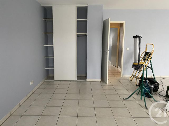 Appartement F3 à louer - 3 pièces - 95.0 m2 - LIEUSAINT - 77 - ILE-DE-FRANCE - Century 21 Cerim