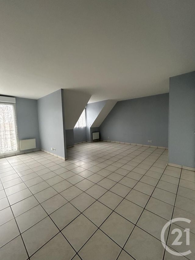 Appartement F3 à louer - 3 pièces - 95.0 m2 - LIEUSAINT - 77 - ILE-DE-FRANCE - Century 21 Cerim