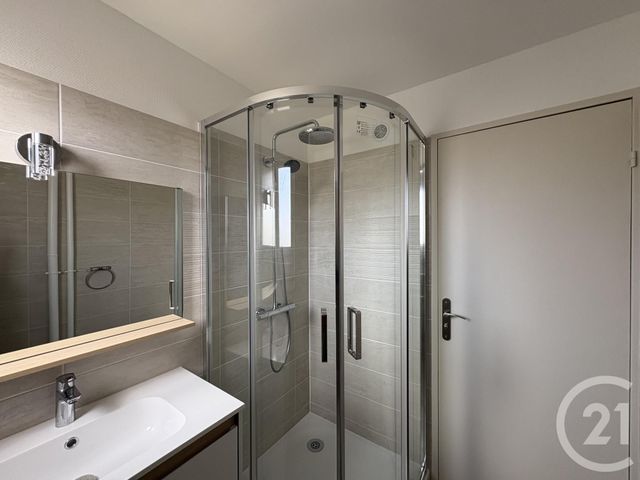 Afficher la photo en grand Appartement F2 à louer - 2 pièces - 50.26 m2 - DAMMARIE LES LYS - 77 - ILE-DE-FRANCE - Century 21 Cerim