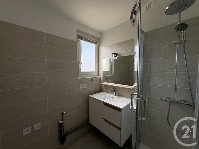 Afficher la photo en grand Appartement F2 à louer - 2 pièces - 50.26 m2 - DAMMARIE LES LYS - 77 - ILE-DE-FRANCE - Century 21 Cerim