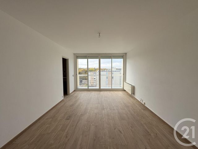Afficher la photo en grand Appartement F2 à louer - 2 pièces - 50.26 m2 - DAMMARIE LES LYS - 77 - ILE-DE-FRANCE - Century 21 Cerim