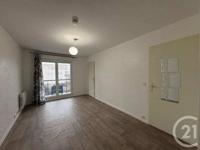 Appartement F1 à louer - 1 pièce - 26.0 m2 - MOISSY CRAMAYEL - 77 - ILE-DE-FRANCE - Century 21 Cerim