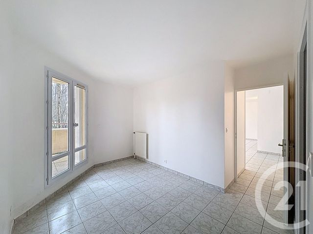 Appartement F2 à vendre - 2 pièces - 60.55 m2 - MOISSY CRAMAYEL - 77 - ILE-DE-FRANCE - Century 21 Cerim