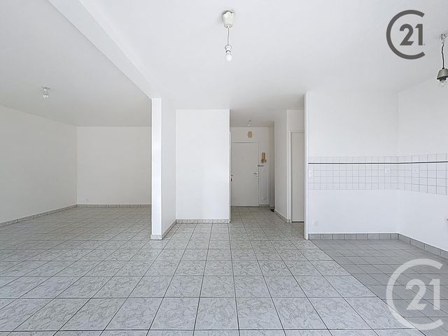 Appartement F2 à vendre - 2 pièces - 60.55 m2 - MOISSY CRAMAYEL - 77 - ILE-DE-FRANCE - Century 21 Cerim