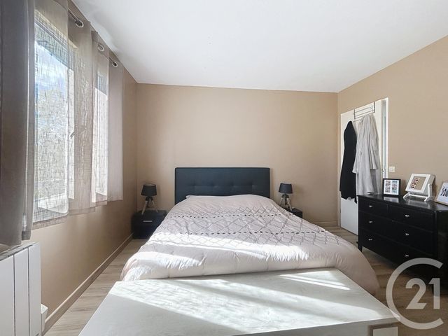 Appartement F3 à vendre - 3 pièces - 64.96 m2 - MOISSY CRAMAYEL - 77 - ILE-DE-FRANCE - Century 21 Cerim