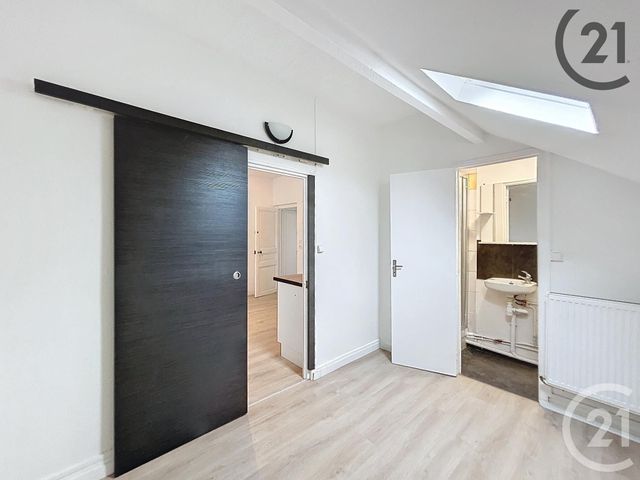 Appartement F2 à louer - 2 pièces - 24.0 m2 - MELUN - 77 - ILE-DE-FRANCE - Century 21 Cerim