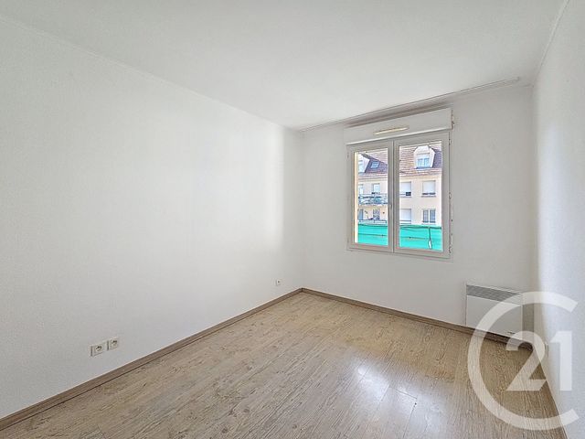 Appartement F3 à vendre - 3 pièces - 75.17 m2 - LIEUSAINT - 77 - ILE-DE-FRANCE - Century 21 Cerim